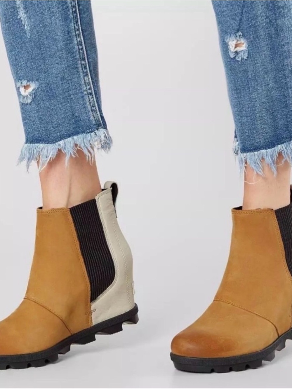Sorel Joan of Artic Chelsea Ankle Boots in colorblock sz 7.5